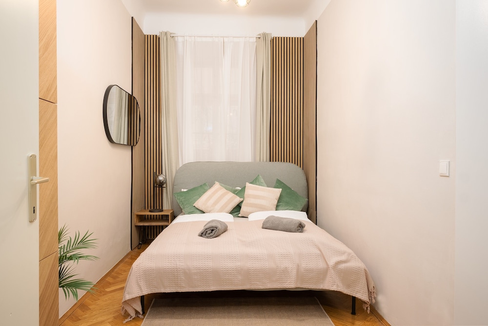 Designer Apartments - Near Danube