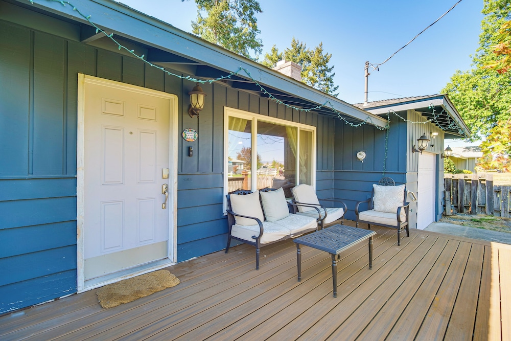 Walk to Rogue X: Medford Family Home w/ Large Yard