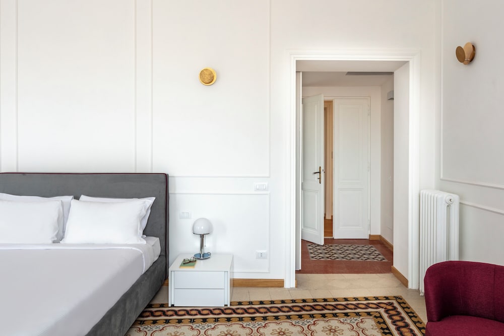 SJR Luxury Apartment Trevi Fountain
