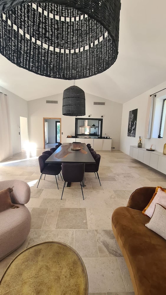 Prestigious Villa in Heart of Saint Remy de Provence