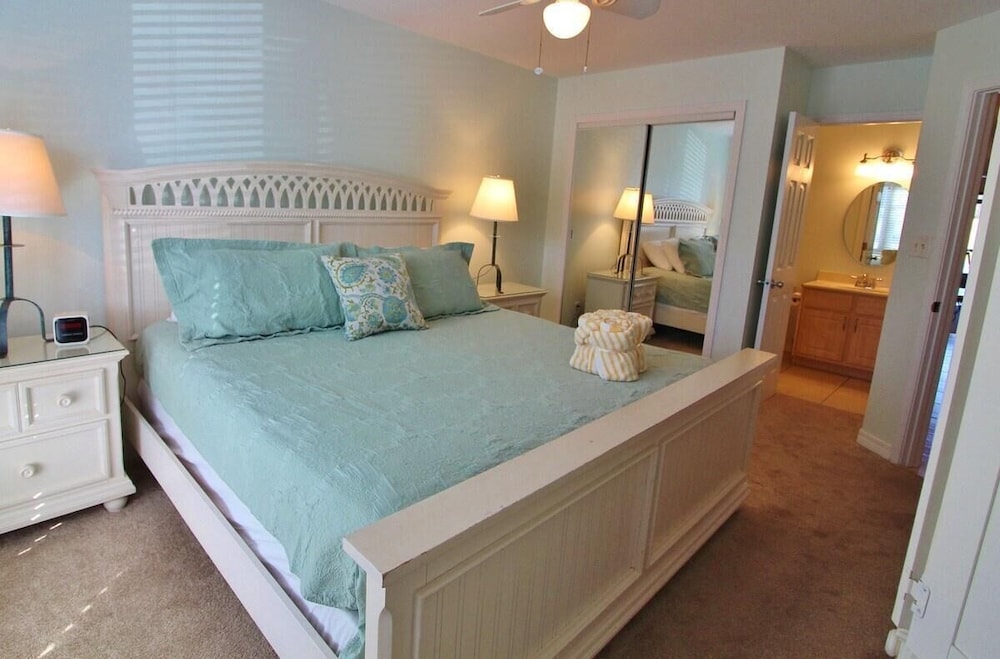 Seascape Lakefront Villas 124