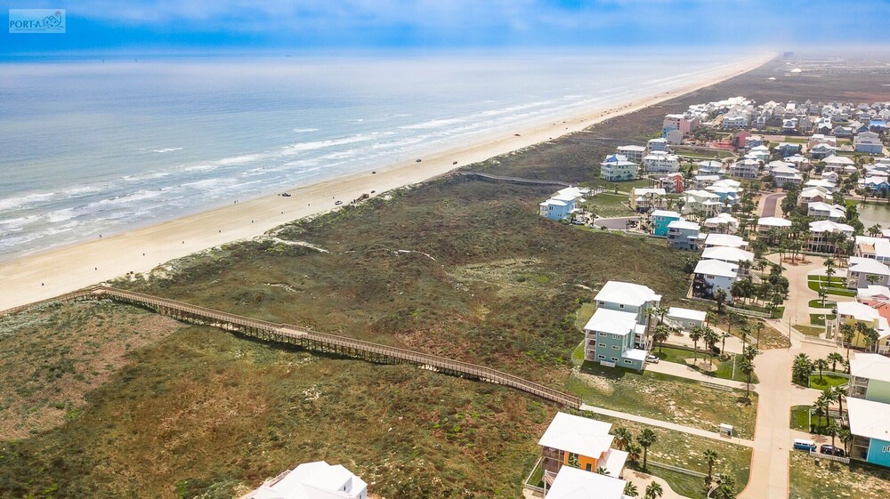 Beach Front Baby Ocean Views, Golf Cart & Pet Friendly!