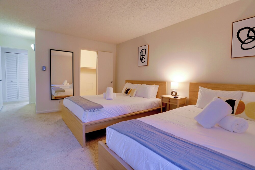 Close to Airport in Crystal City
