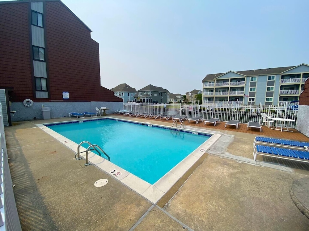 Harbour Bay 19 2 Br townhouse by RedAwning