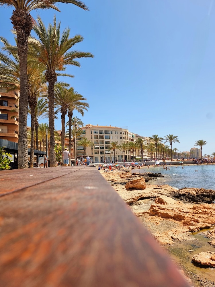 Modern and Cozy Apartment Just Steps From Los Locos Beach