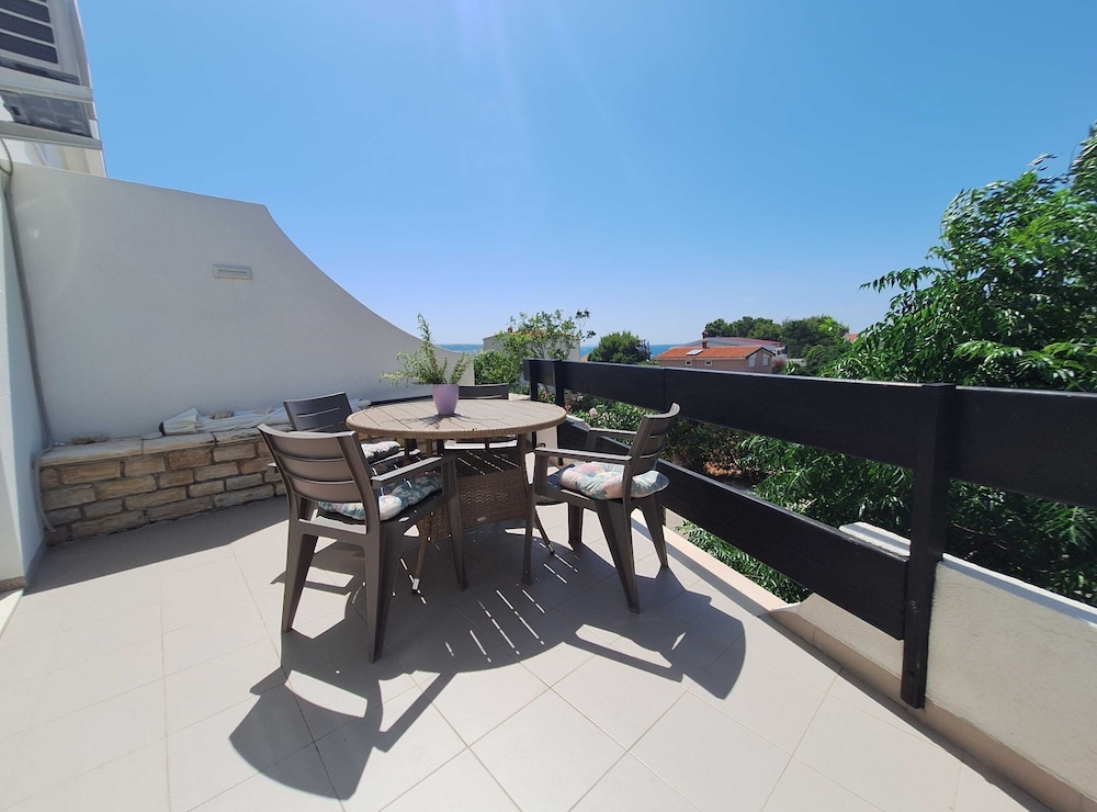 Sea View Apartment Povljana