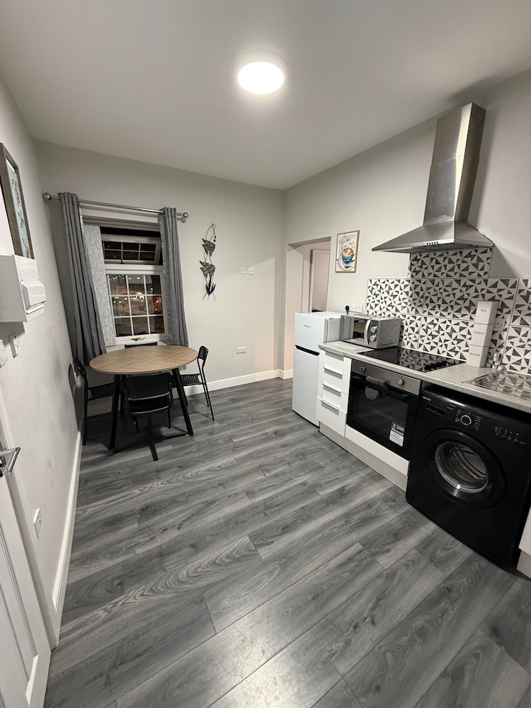 Coastal Comfort City Centre Condo