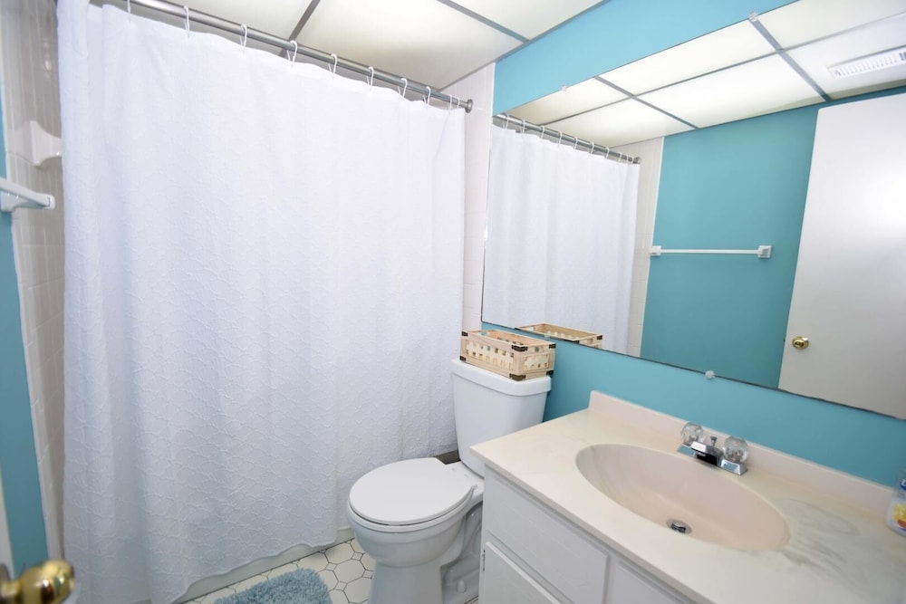 Ocean Hideaway 607 by RedAwning