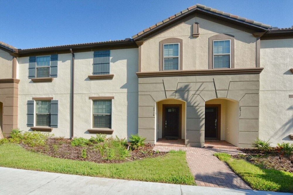 Windsor-4 Bed W/splashpool-3812ww 4 Bedroom Townhouse by Redawning - Image 1