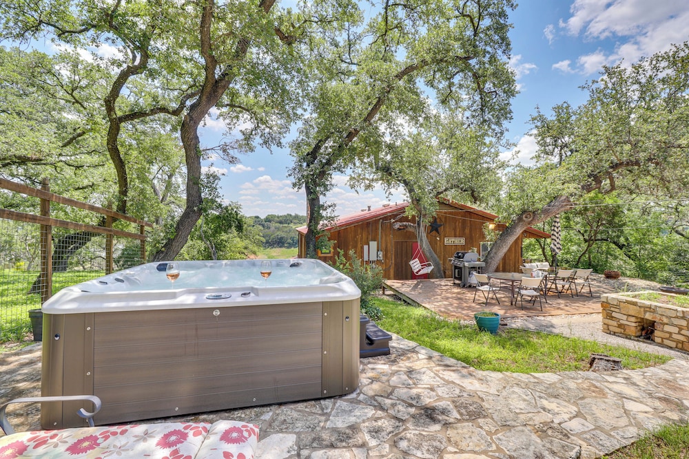 Waterfront Spicewood Home: Deck, Fire Pit Grill - Property Image 24