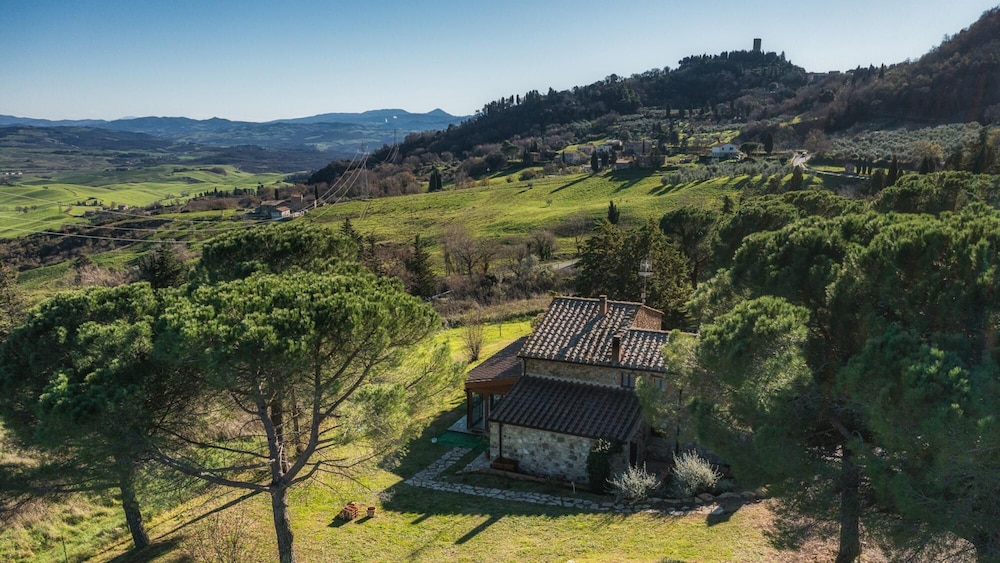 Podere Il Chiesino 8 2 view 4