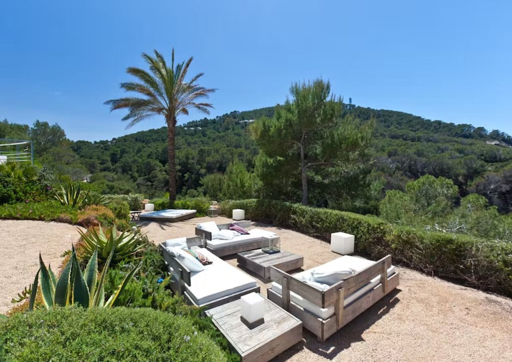 Appealing Villa With Private Terrace