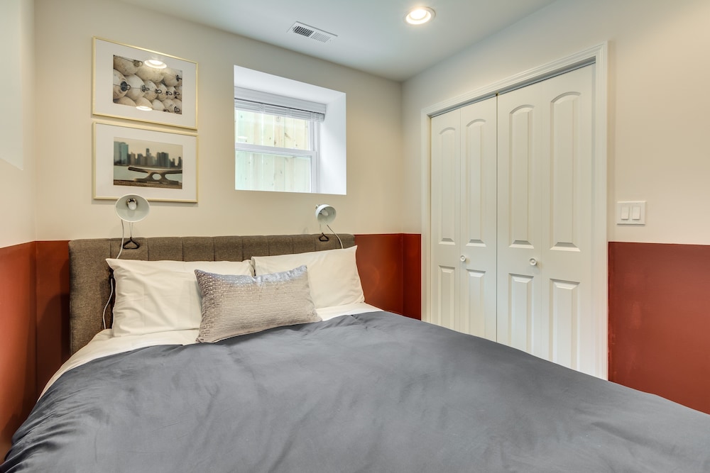 Chicago Vacations - Vibrant  Stylish 4 Bed Condo near Humboldt Park by AllSet Turnover - Property Image 2