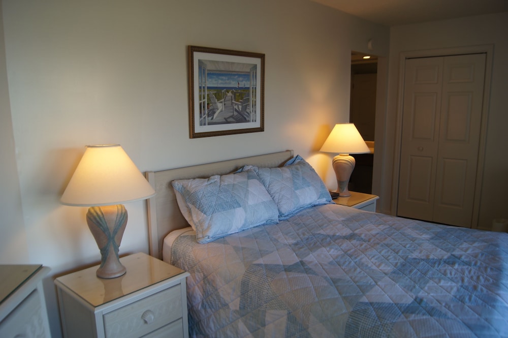 Tilghman Lakes B3 by RedAwning