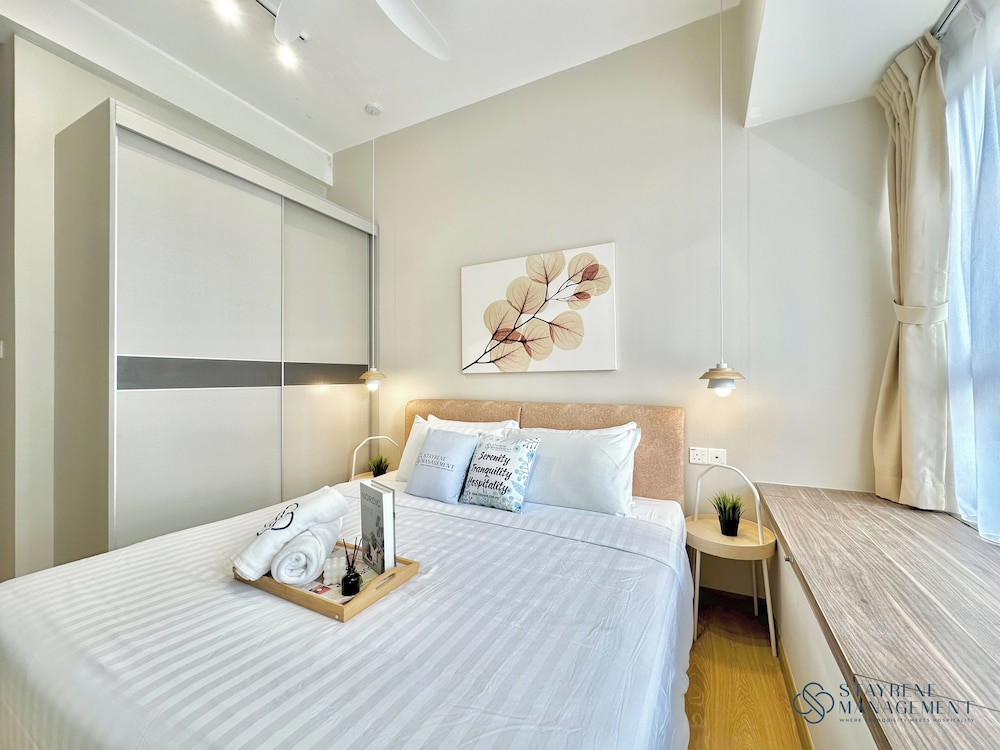 Country Garden Danga Bay Sea View Homestay by Stayrene