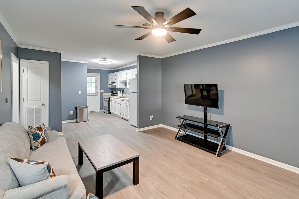 Private Patio: Apt 6 Mi to Cheraw State Park!