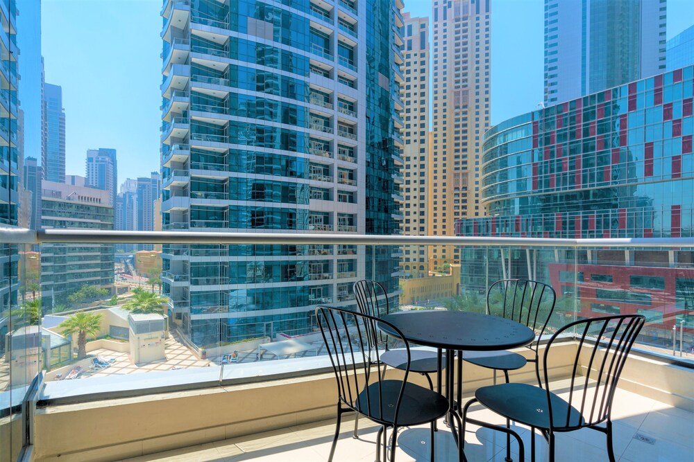 Gorgeous 1B With Balcony in Dubai Marina