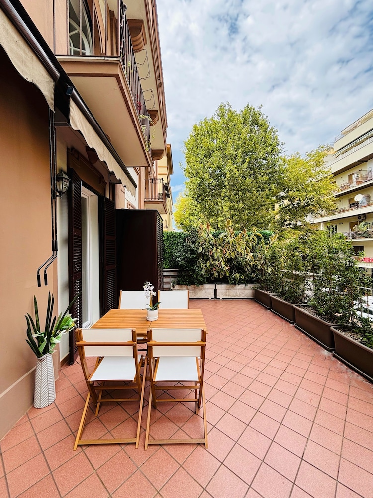 Central Luxury Apartment