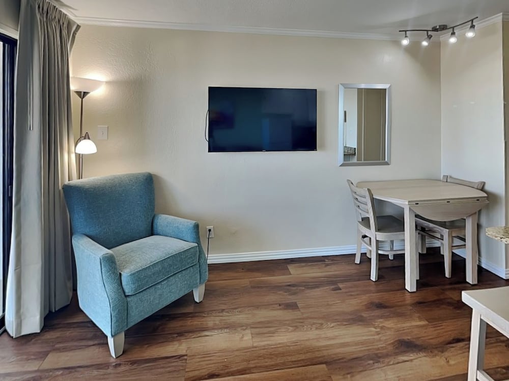 Casa Del Mar 350-front Facing