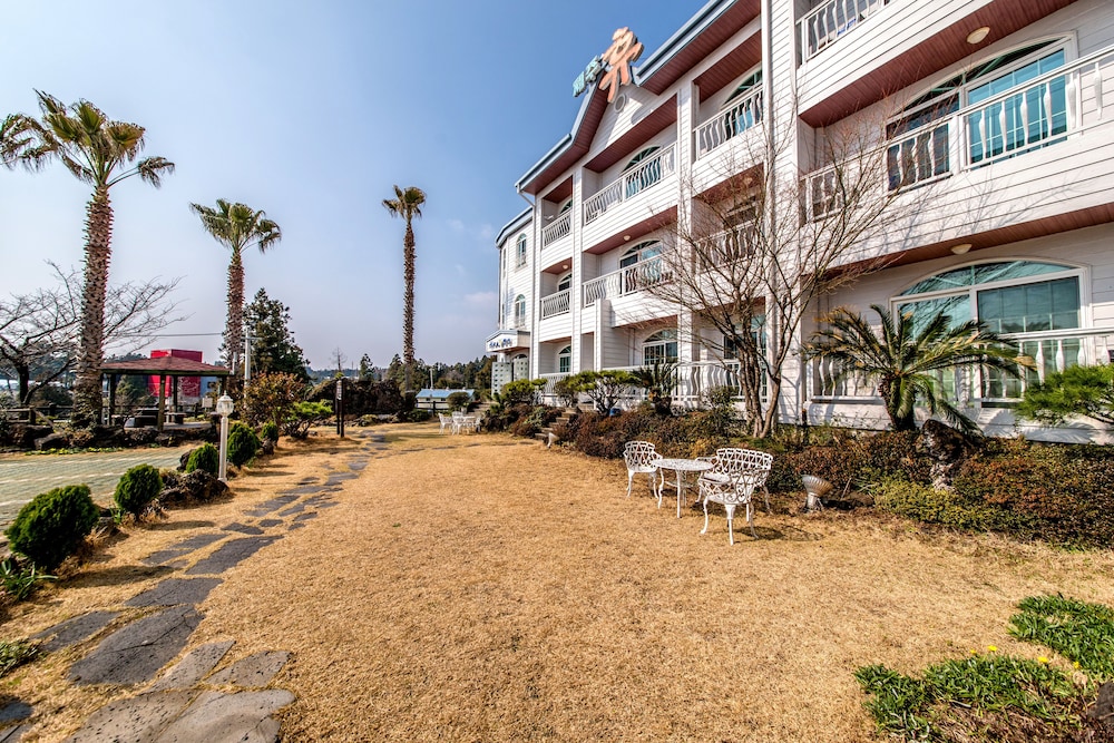 Jungmun JejuHue Pension
