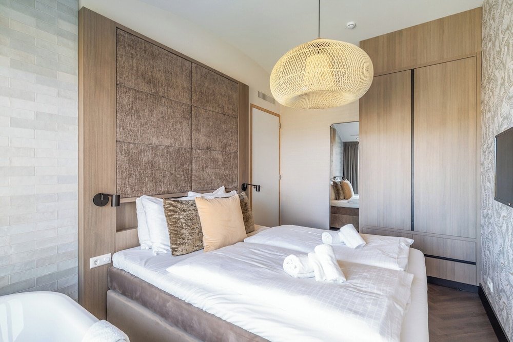 Lavish Apartment With Private Sauna