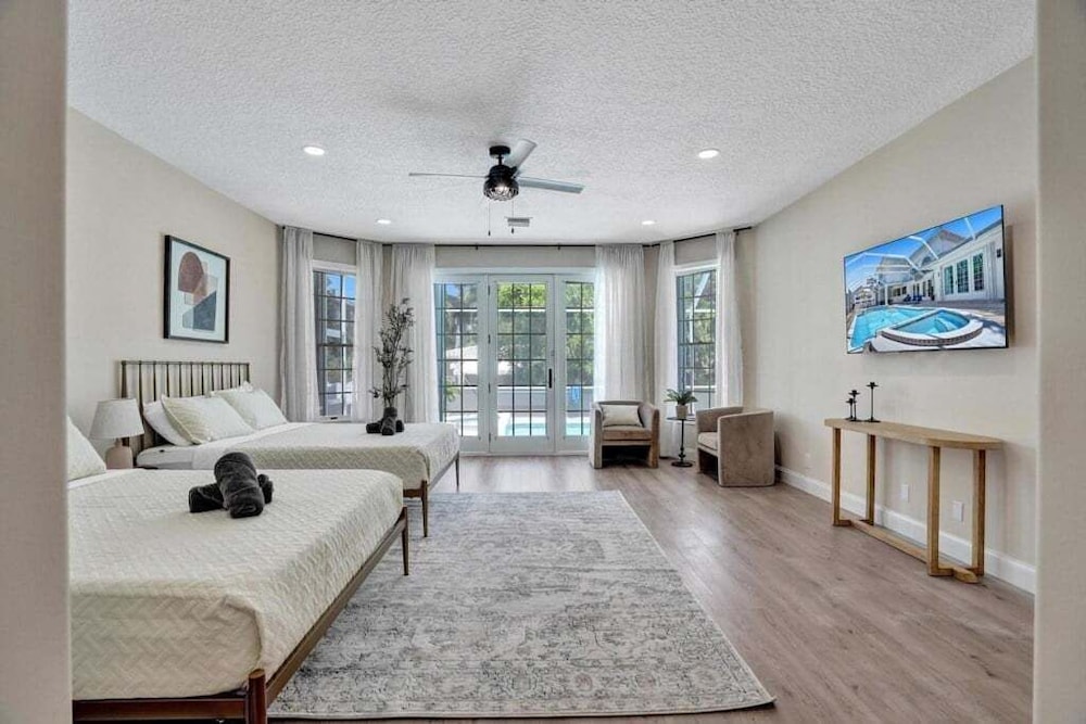 6br Elegant Hollywood Lakes Mansion W/ Pool & Spa 6 Bedroom Home