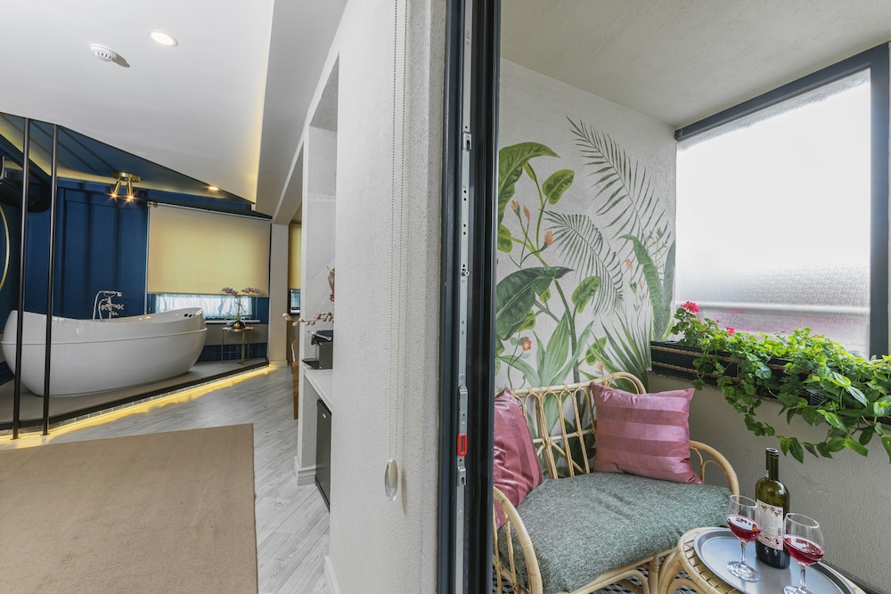 Ayramin Deluxe Hotel - Image 7