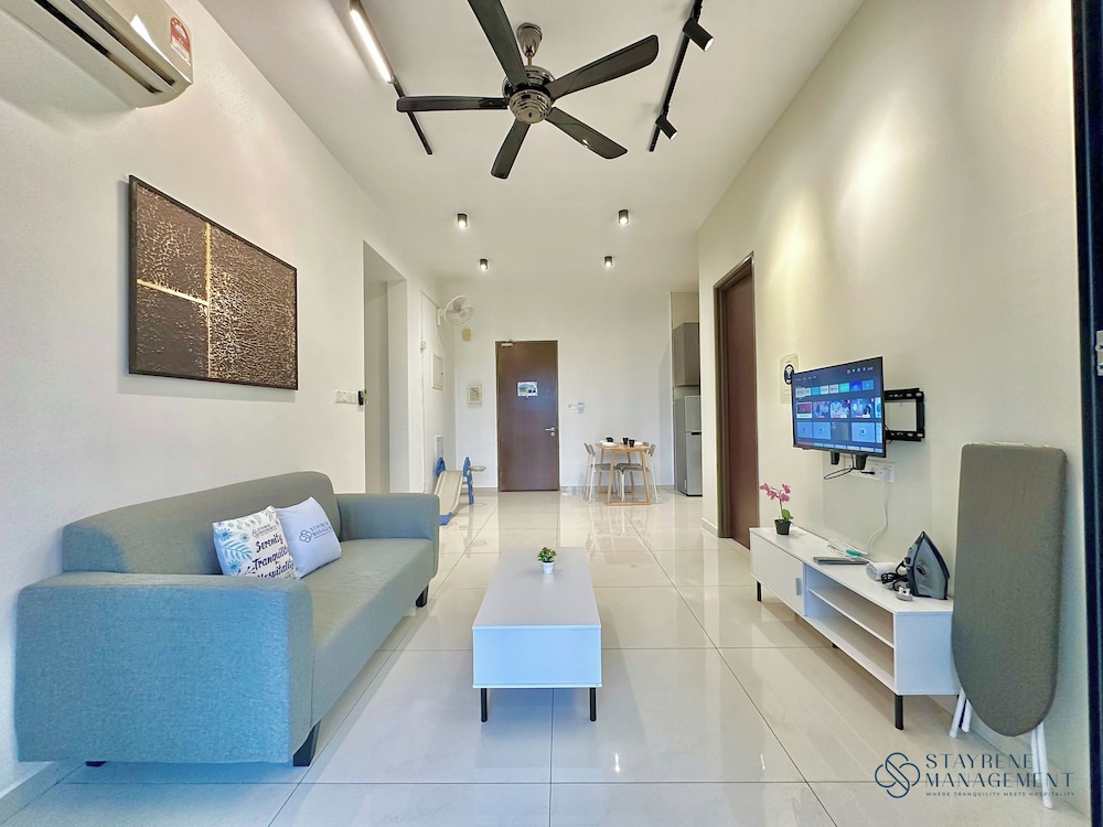 Country Garden Danga Bay Sea View Homestay by Stayrene