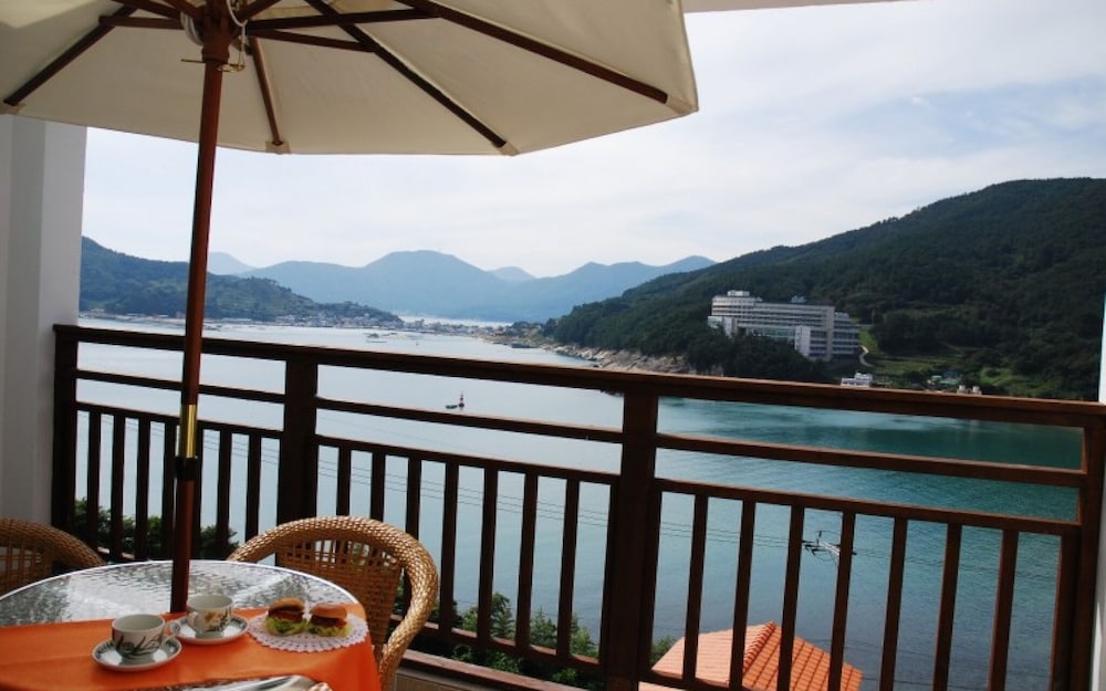 Geoje Peaceful Pension view 5