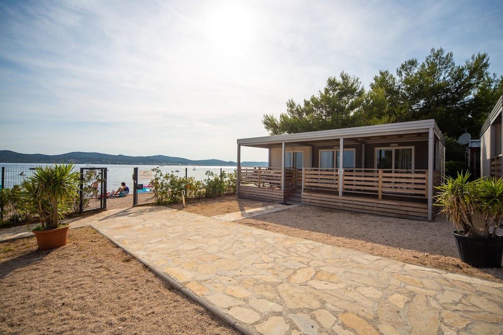 Mediteran kamp Mobile Homes in Camping Ljutic