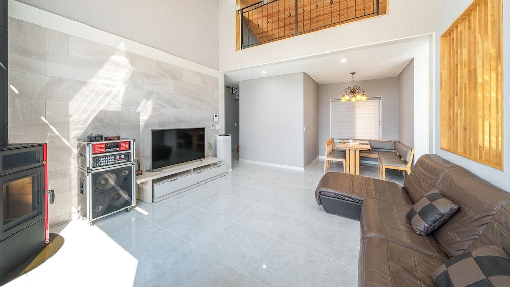 Daebudo Freesia Private Pool Villa