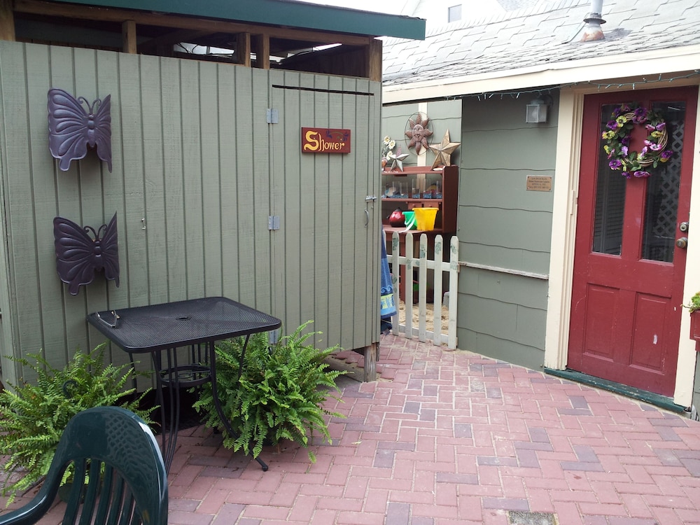Island Guest House B&B