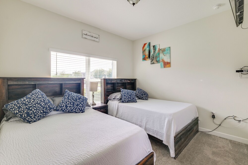Pet Friendly! Townhome w/ Pool in Championsgate