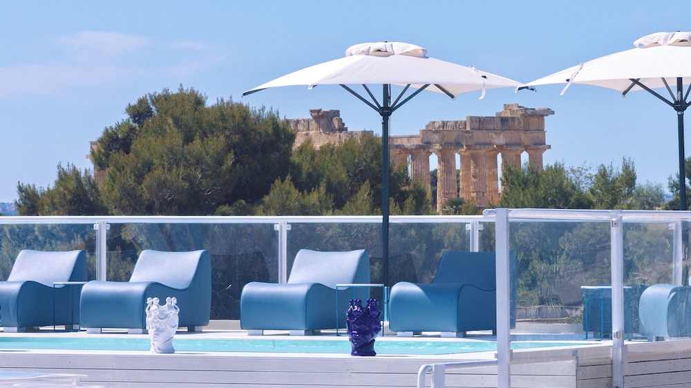 Hotel with swimming pool in Marinella di Selinunte