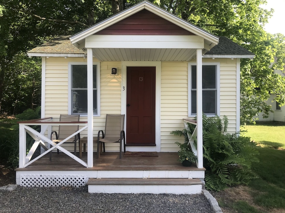 Gallagher's Travels Bar Harbor Motel & Cabins