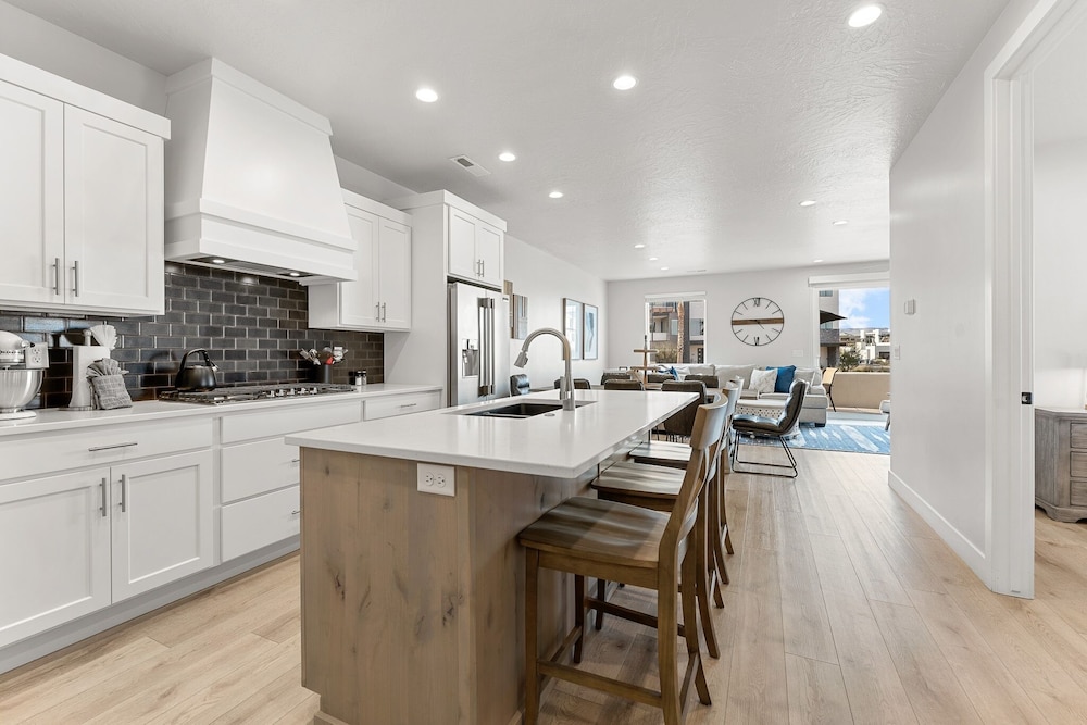 Tahitian Pearl 5 Bedroom Townhouse