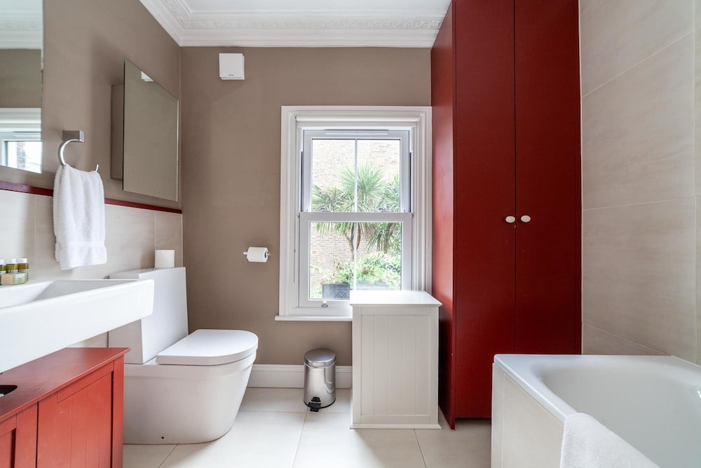 Elegant Chelsea Hideaway