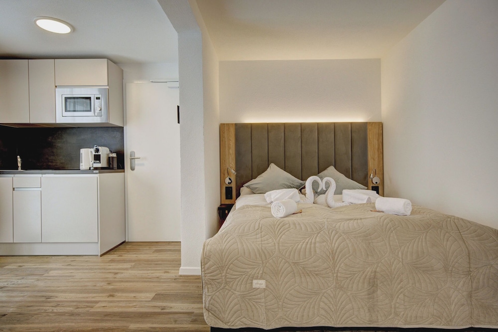 MK Apartments