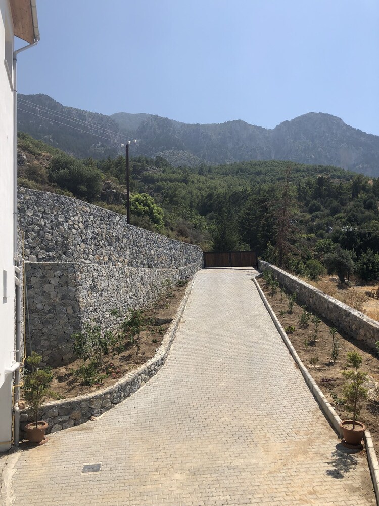 Ultra Lux Sea View Villa in Kyrenia view 4