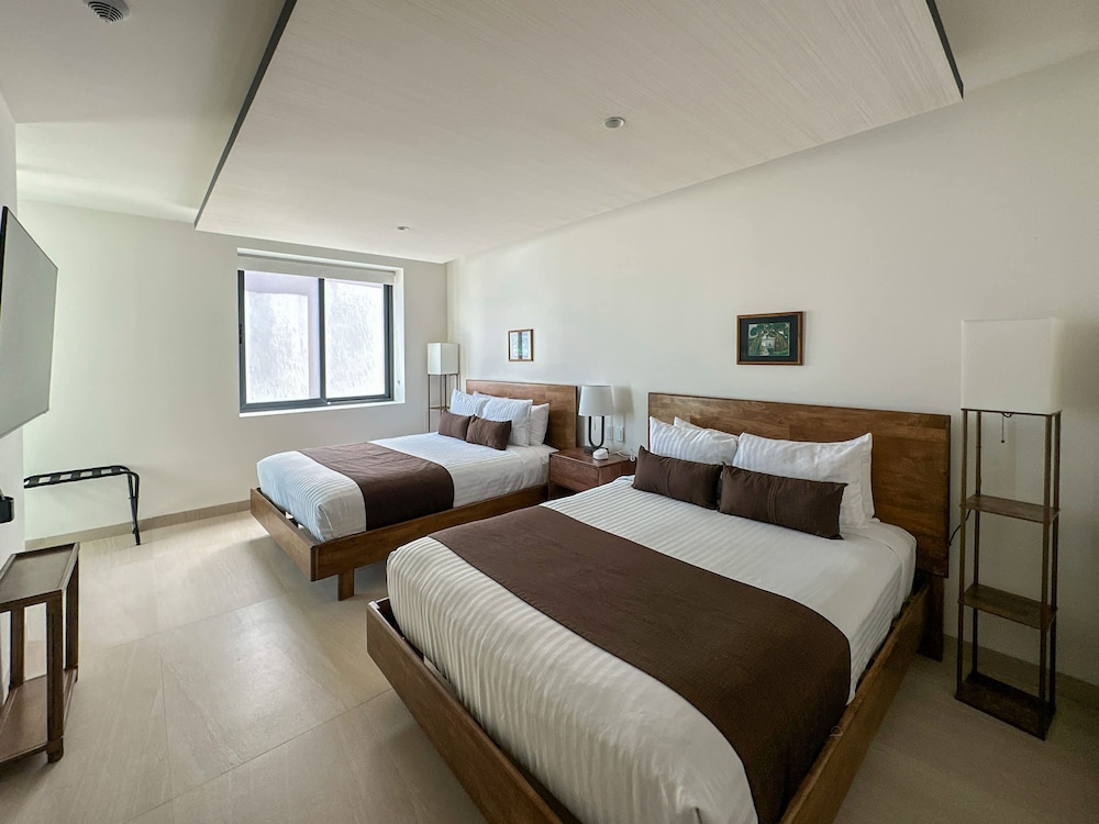 5BR Beachfront Luxury Condo