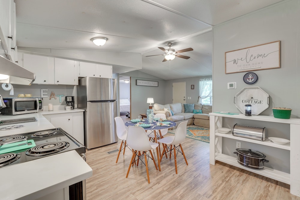 Fish, Swim & More: Quiet Retreat on Lake Sinclair!