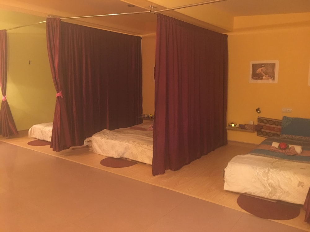 Mirage Guest House