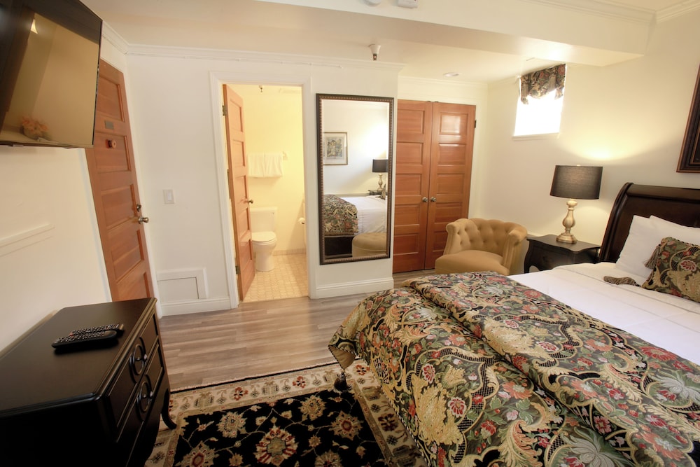 The Charles Pacific Grove - Artfully Designed Inclusive Inn
