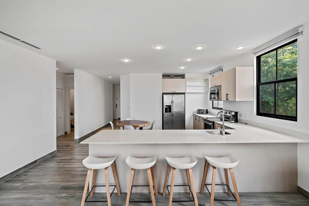 3-BD on 3rd Floor with Great Ocean View