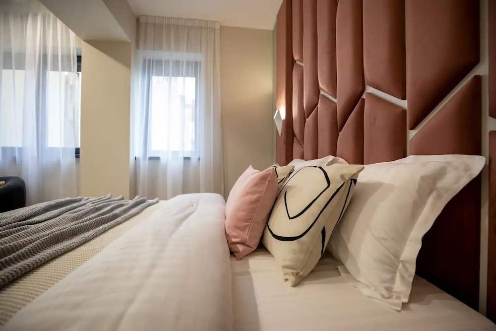 Aiastay Bucharest River Apartments