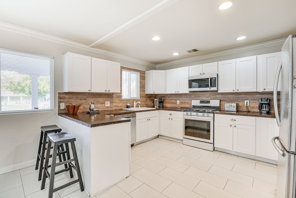5 Mi to Dtwn: Pet-friendly Phoenix Gem w/ Patio view 2