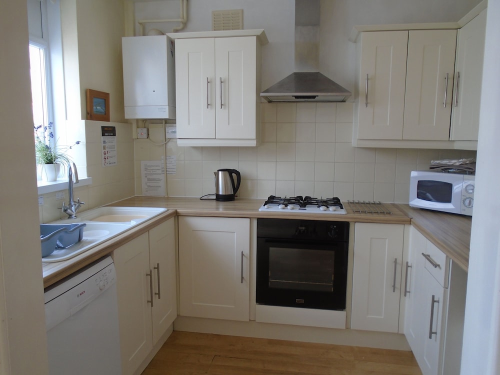 32 Cranleigh Close view 4