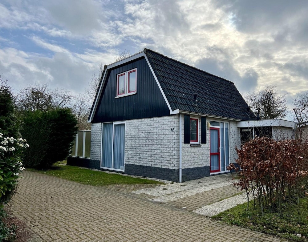 Holiday Bungalow With Wifi Near Beach