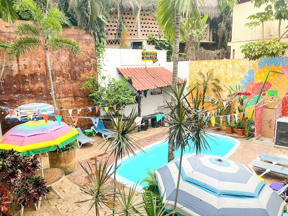 ITH Sayulita Amazing Surf Hostel