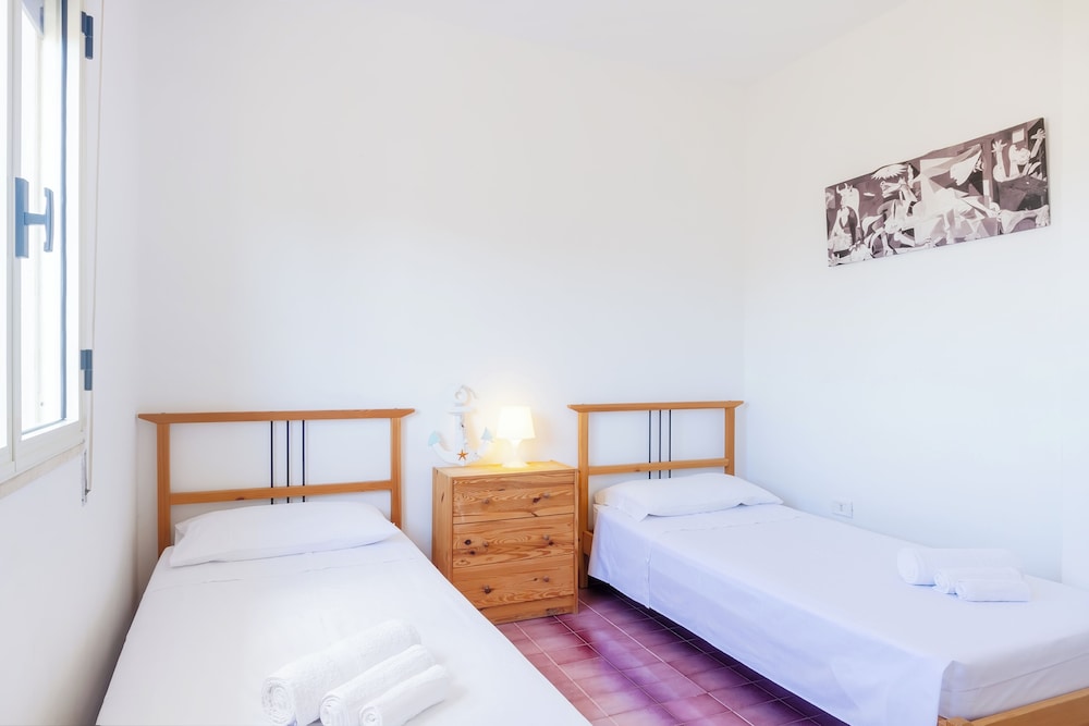 Porto Cesareo Air-conditioned Villa 12 Beds Torre Cesarea